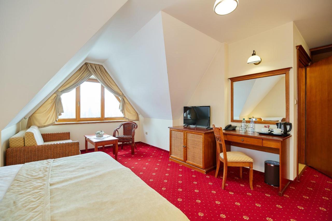 Hotel Burkaty เบียลกาตัทร์ชันสกา ภายนอก รูปภาพ