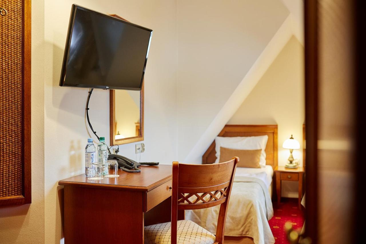 Hotel Burkaty เบียลกาตัทร์ชันสกา ภายนอก รูปภาพ